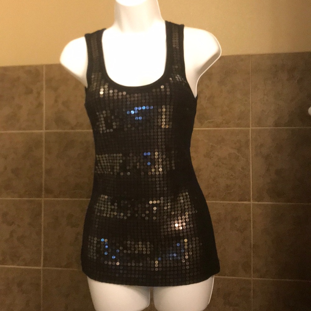Sequin tank